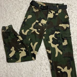 💚 La Denim Studio Cargo Jogger. Size SM